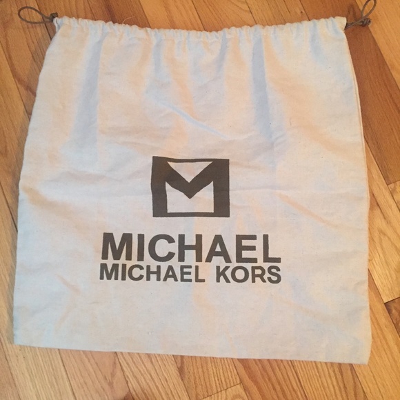 Micheal Kors large hobo handbag, NWOT - Picture 8 of 8